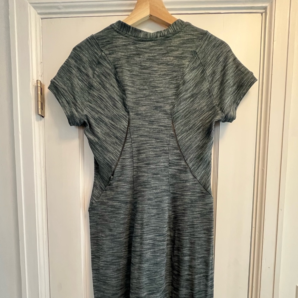 Lululemon &go Where-To Dress Heathered Dark Fuel. Size 8 EUC - Picture 3 of 6